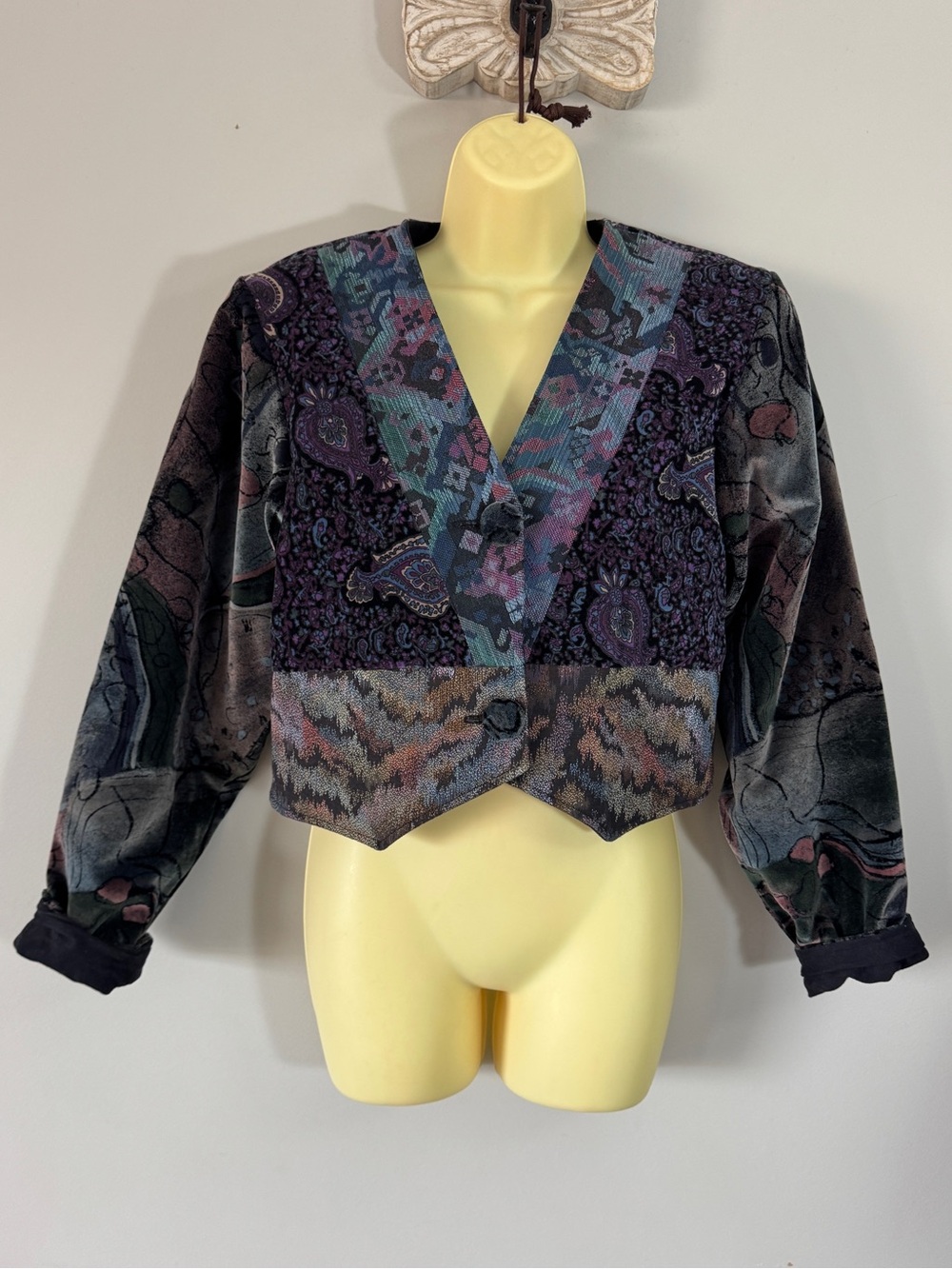 Vintage 90s Villa Factory Velvet Tapestry Patchwork Cropped Blazer Canada Sm/Med